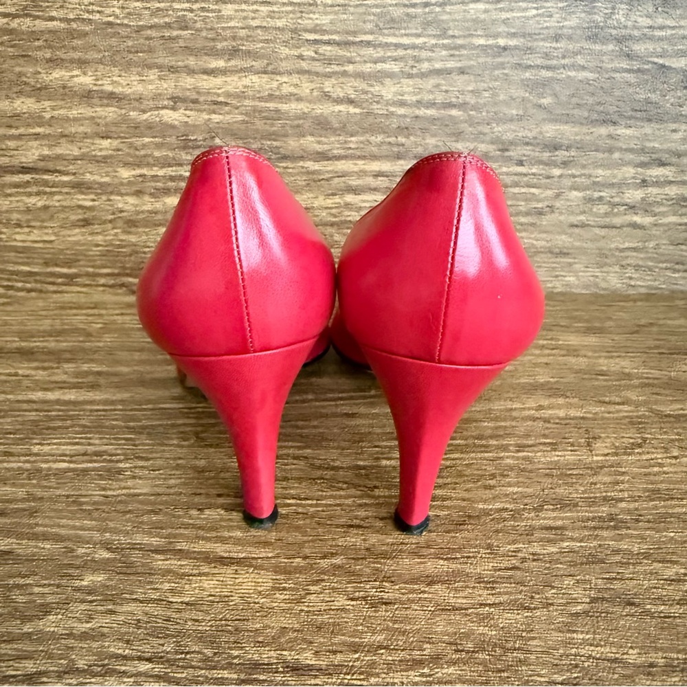 Yves Saint Laurent Vibrant Pink Heels - Picture 4 of 14