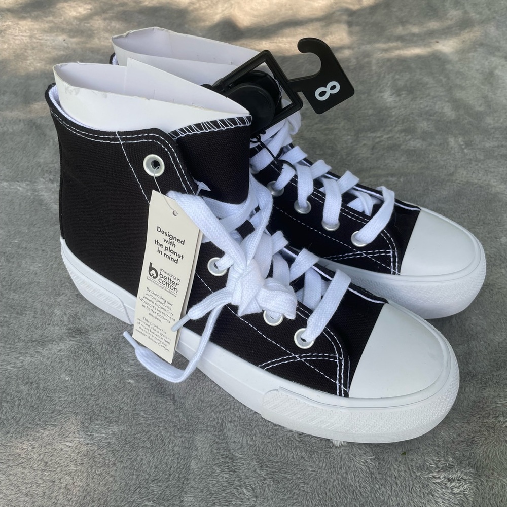 NWT No Boundaries Women’s Platform Hi-Top Sneakers with Memory Foam