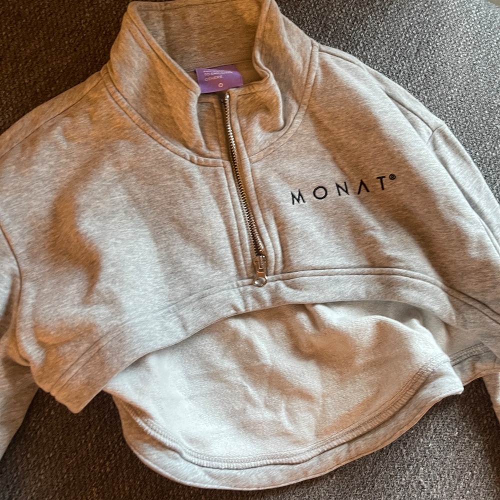 Monat crop hoodie size small - Picture 2 of 4