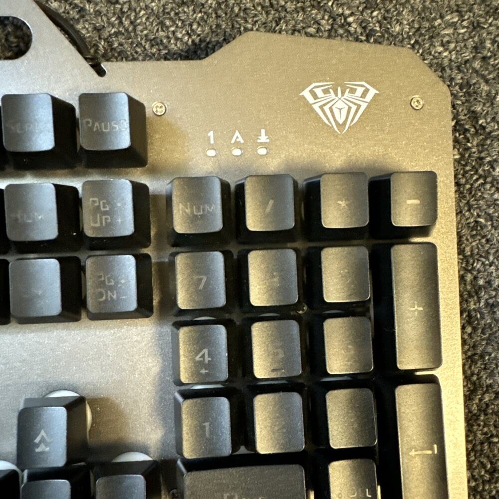 AULA Keyboard, T102 104 Keys Gaming Keyboard Wired No Box - Picture 2 of 4