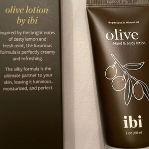 Lemon mint moisturizer hand body lotion NWT
