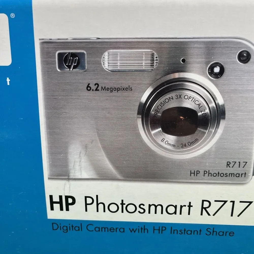HP PhotoSmart R707 5.1MP Digital Camera With HP Instant Share For Parts - Picture 6 of 16