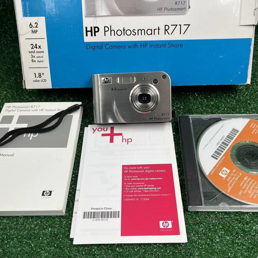 HP PhotoSmart R707 5.1MP Digital Camera With HP Instant Share For Parts - Picture 7 of 16