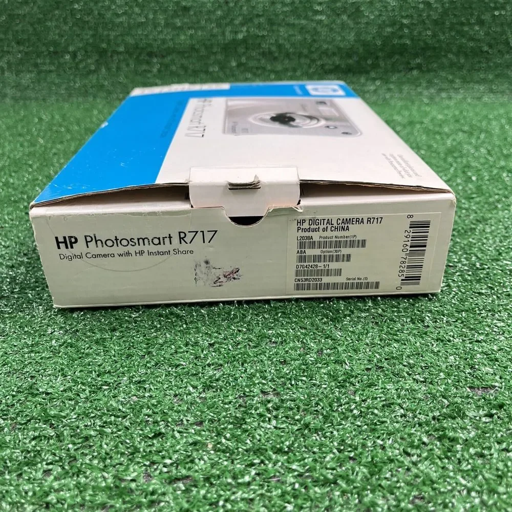 HP PhotoSmart R707 5.1MP Digital Camera With HP Instant Share For Parts - Picture 13 of 16