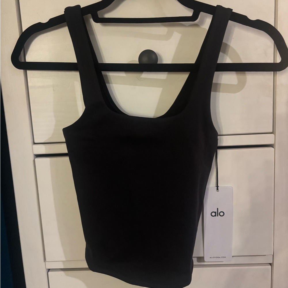 ALO Yoga Black Softsculpt Tank - Picture 5 of 8