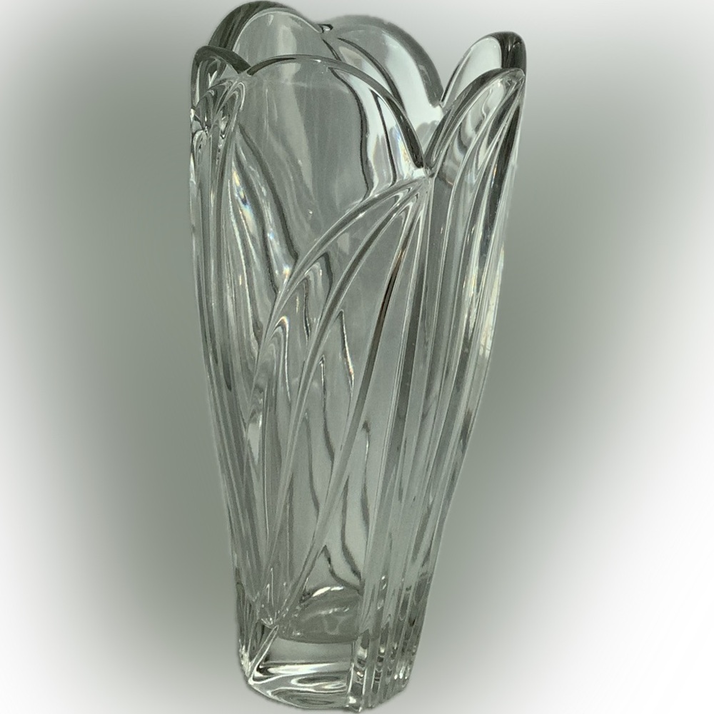 Large 10” Fluted Crystal Vase