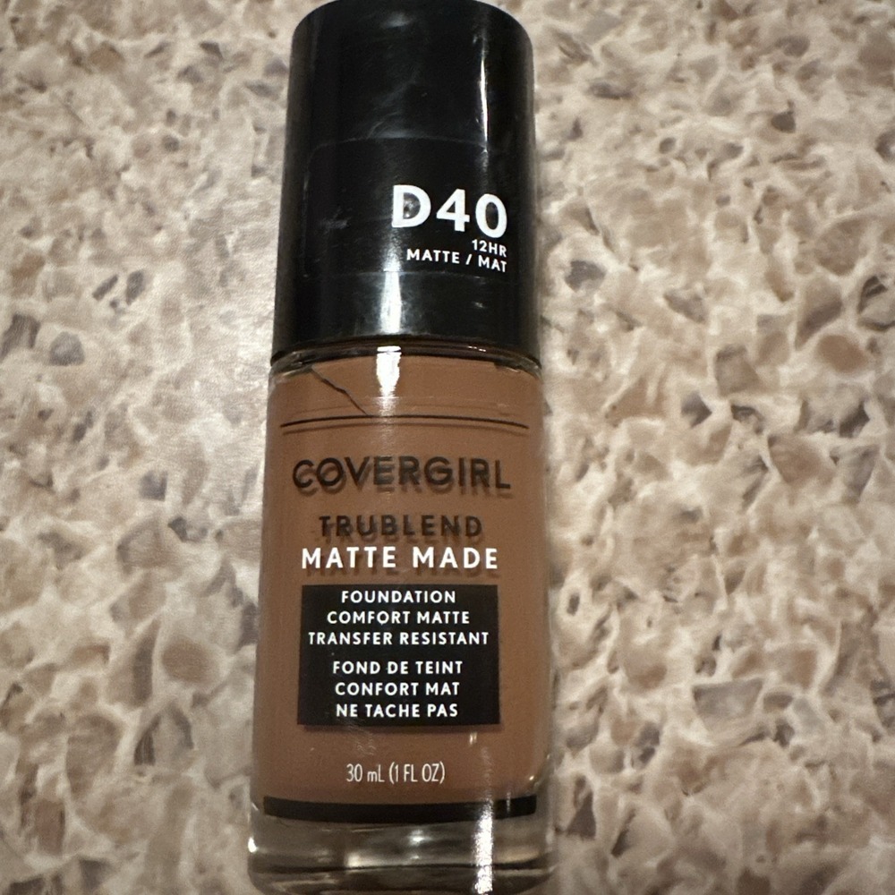 Cover Girl TruBlend Matte Made Liquid Foundation D40 Deep Bronze 1 oz Foundation