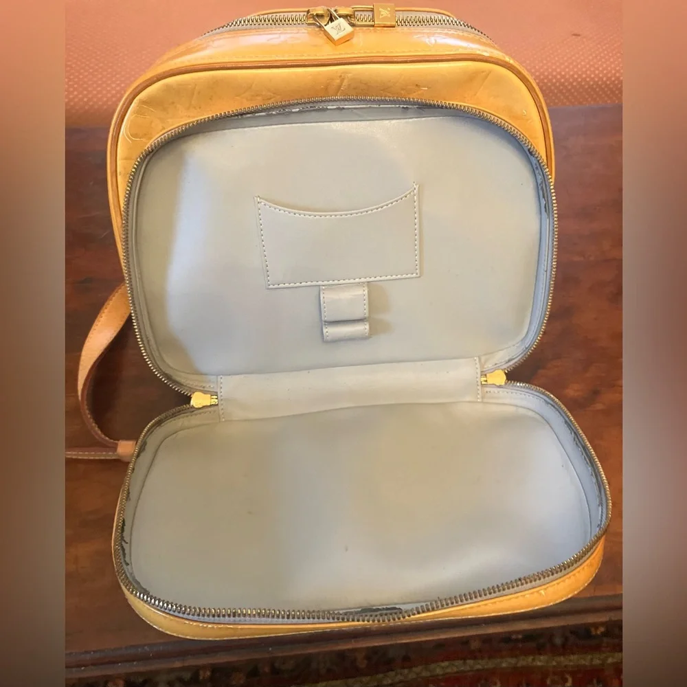Authentic Louis Vuitton Yellow Murray Vernis backpack - Picture 4 of 13