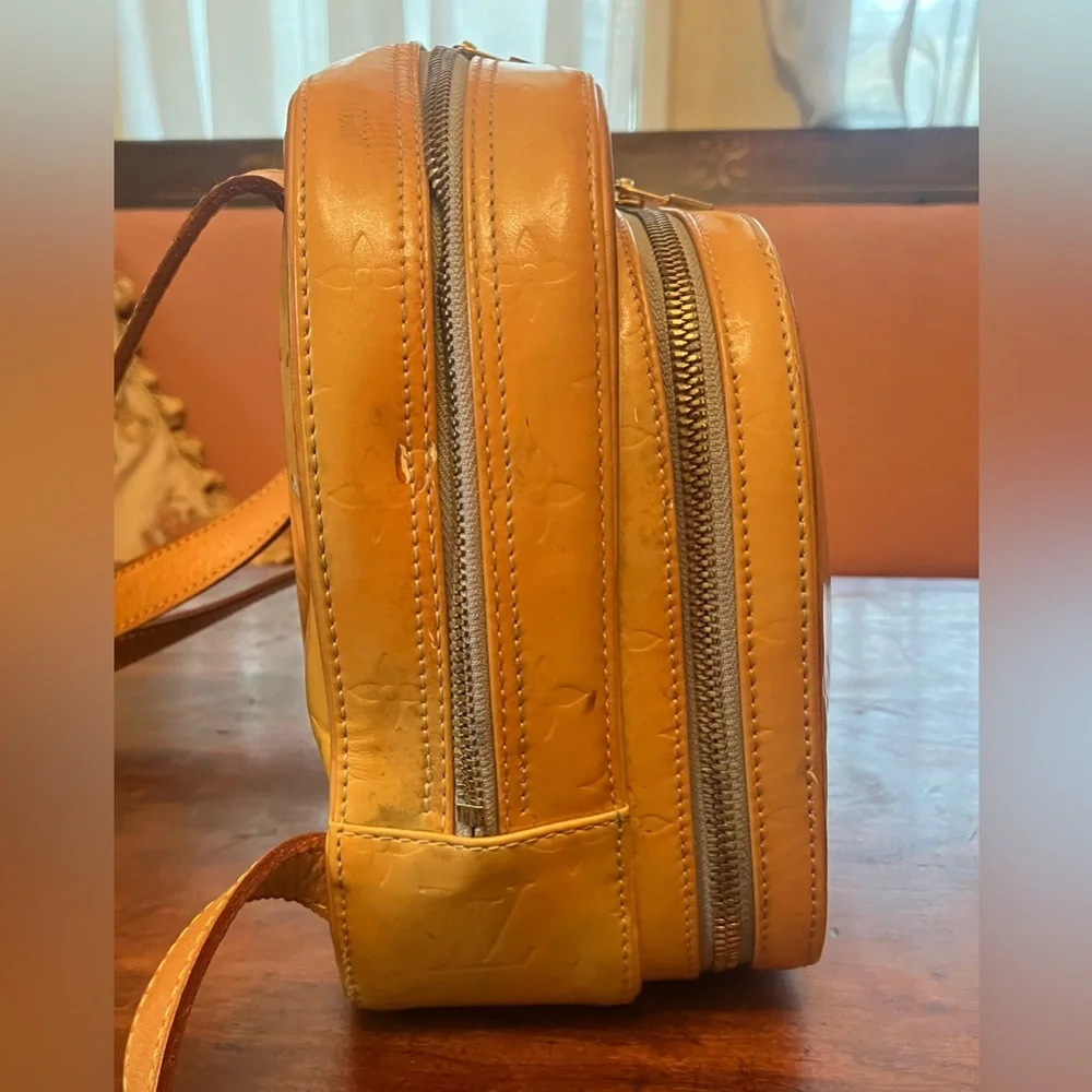 Authentic Louis Vuitton Yellow Murray Vernis backpack - Picture 8 of 13