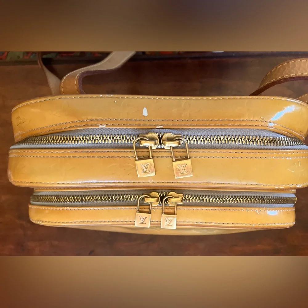 Authentic Louis Vuitton Yellow Murray Vernis backpack - Picture 12 of 13