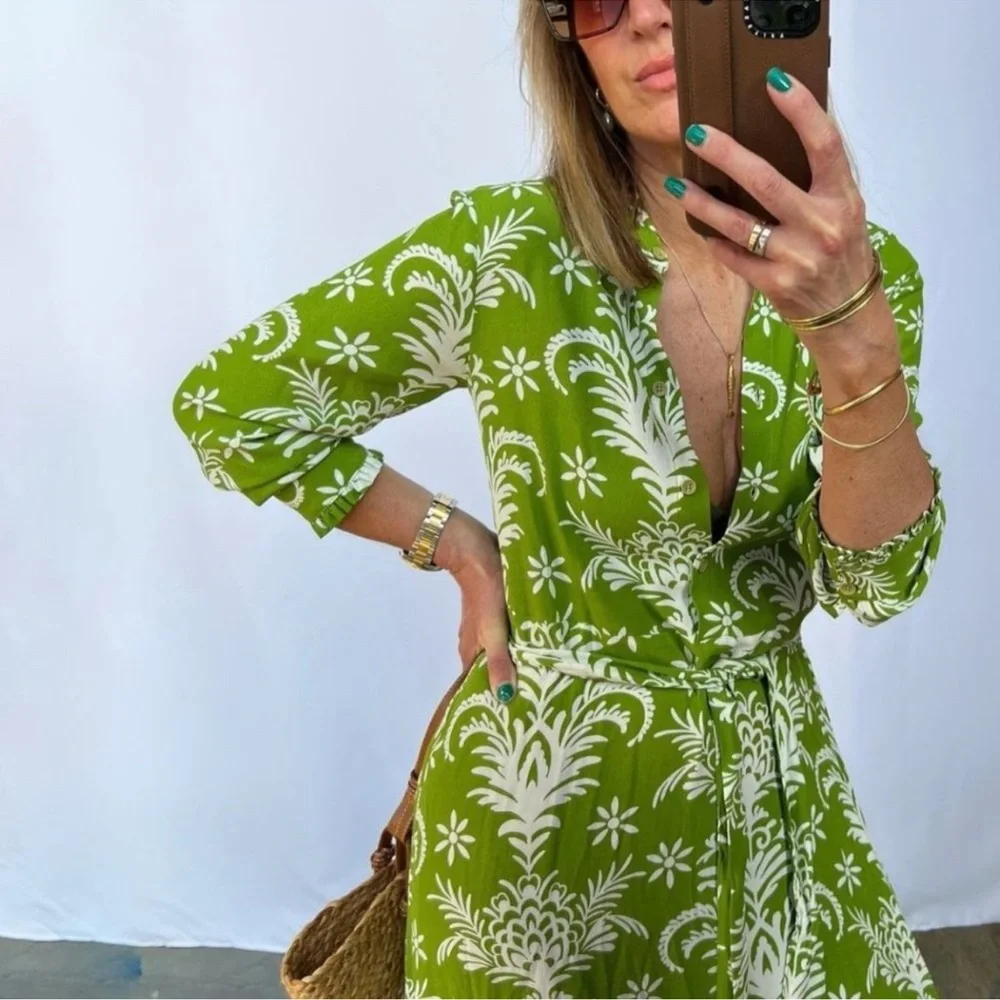 NWT_ZARA WOMAN MIDI BELTED PRINTED
DRESS FLOWY GREEN | 5216/046 The Lilou Dress - Picture 4 of 7