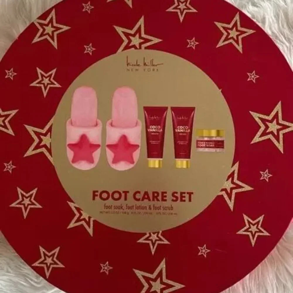 NEW Nicole Miller 4pc Foot Care Spa Gift set