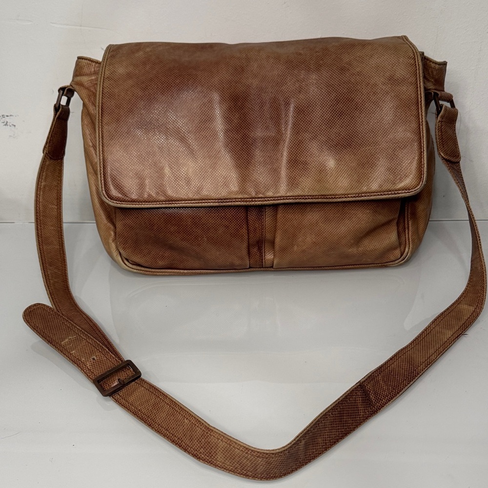 Bottega Veneta Vintage Tan Leather Messenger Bag - RARE!