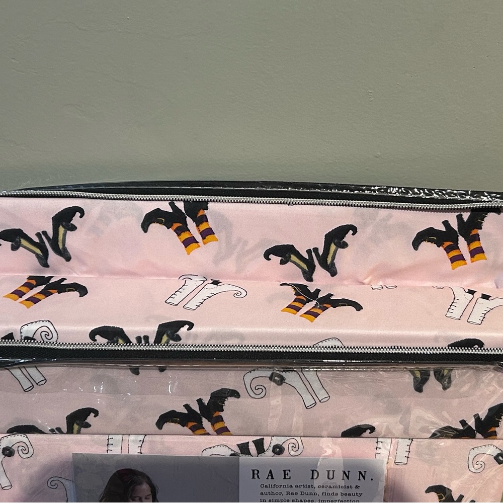 Rae Dunn Pink WITCH SHOES Halloween Twin Bed 3 Piece Sheet Set - Picture 4 of 6