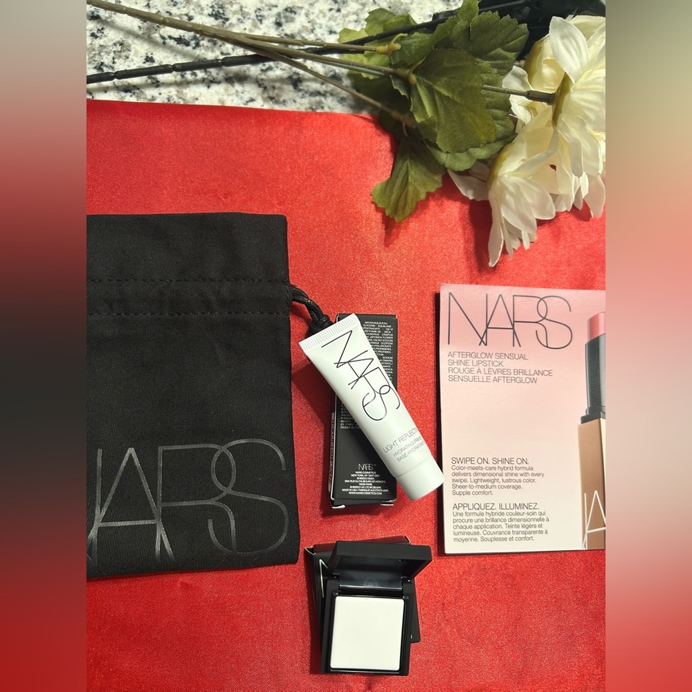 NARS Beauty Mini Bundle (Pouch, Setting Powder, Primer, & Lipstick) - Picture 8 of 11