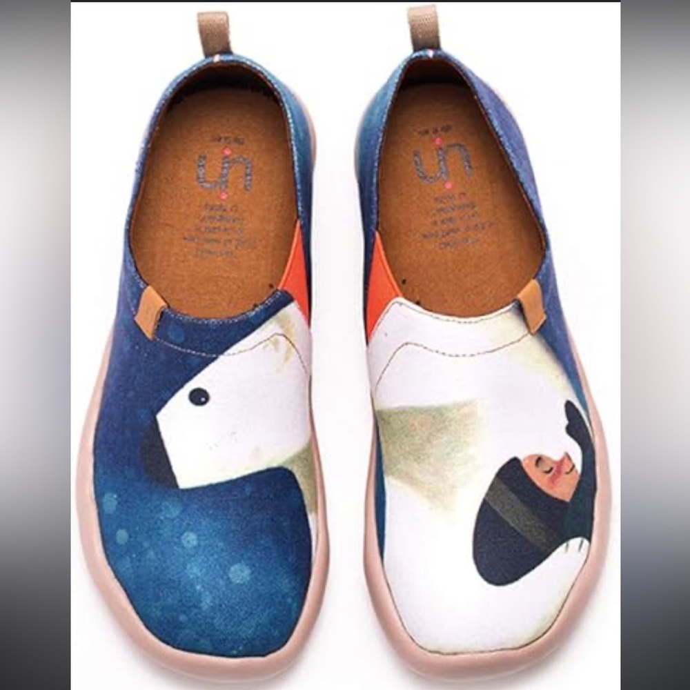 UIN Hug Each Other Painted Casual Canvas Shoes Size 7