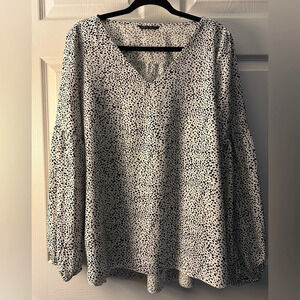women’s long sleeve top