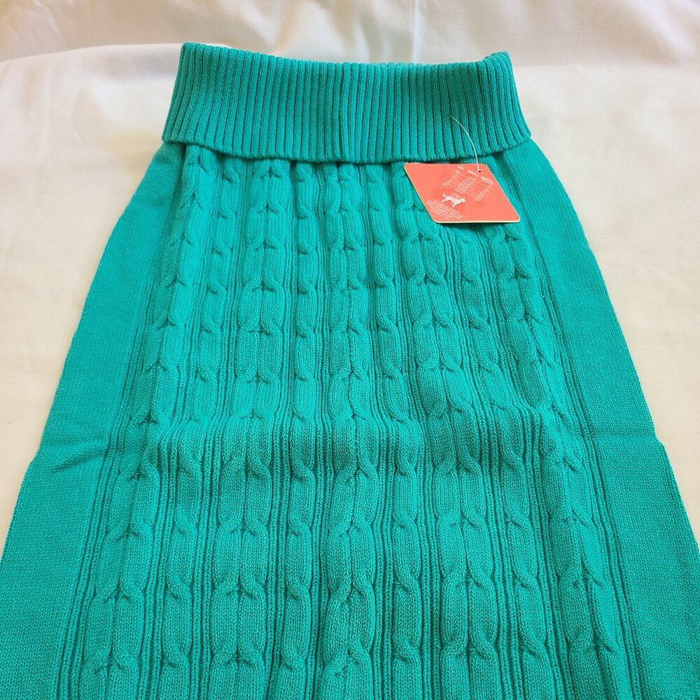 ST. JOHN'S DOG CABLE KNIT SWEATER