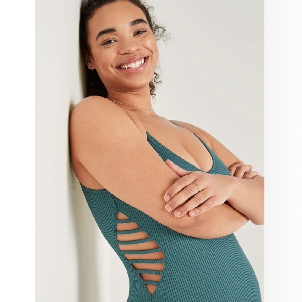 New Victoria’s Secret Pink Strappy Side Ribbed One Piece Bathing Suit Swimsuit