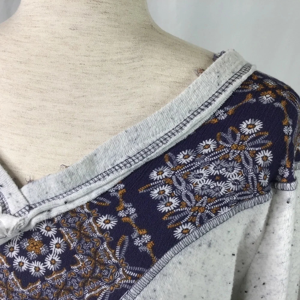 ANTHRO Hummingbird Top Size Medium Boho Frayed Floral Gray Multicolor - Picture 9 of 13