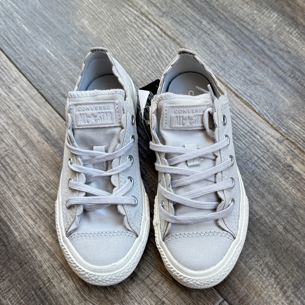 NWT brand new Converse gray low top girls sneakers shoes 12.5 - Picture 2 of 5