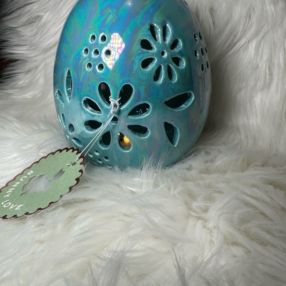 Blue Ceramic Egg Light  and 4 Pink Egg Cups Set - Picture 3 of 3