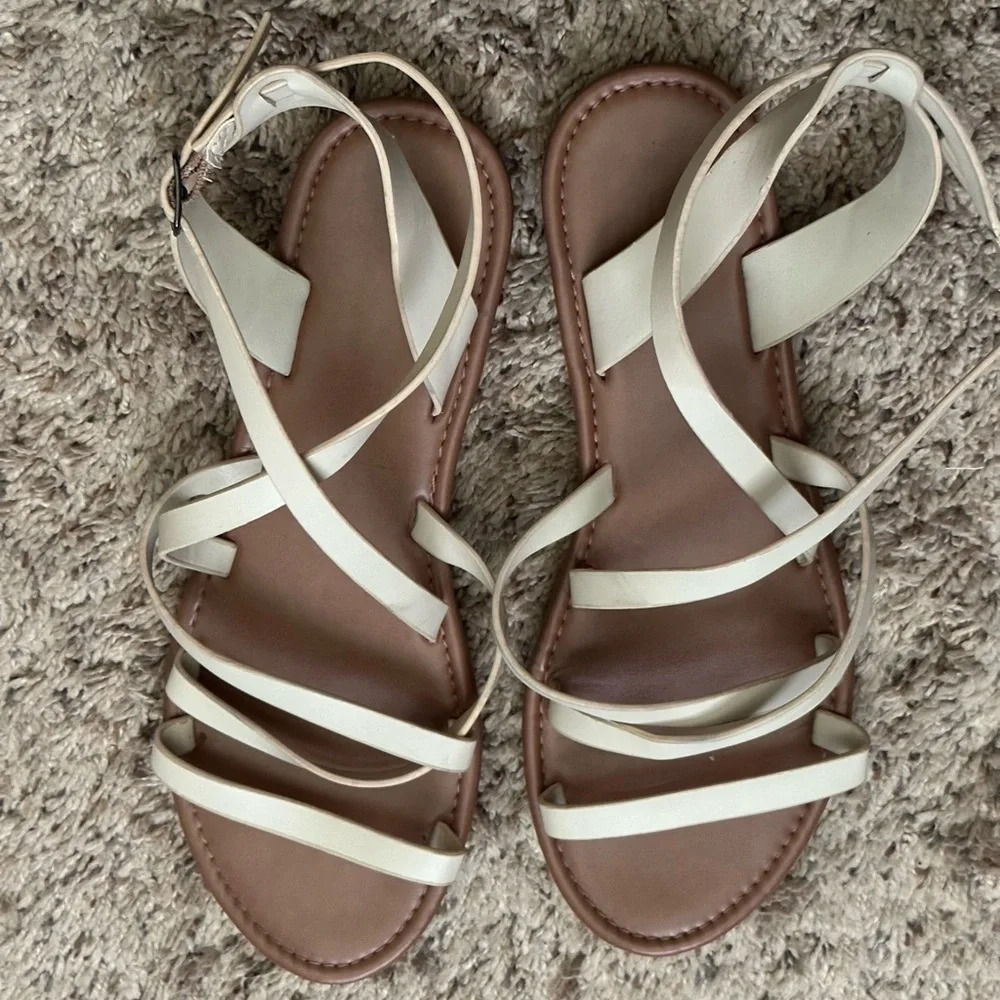 strappy sandals for women