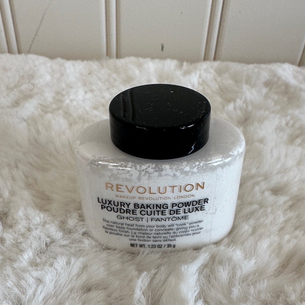 Revolution Ghost Luxury Baking Powder