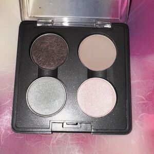 Mac free to be eyeshadow quad