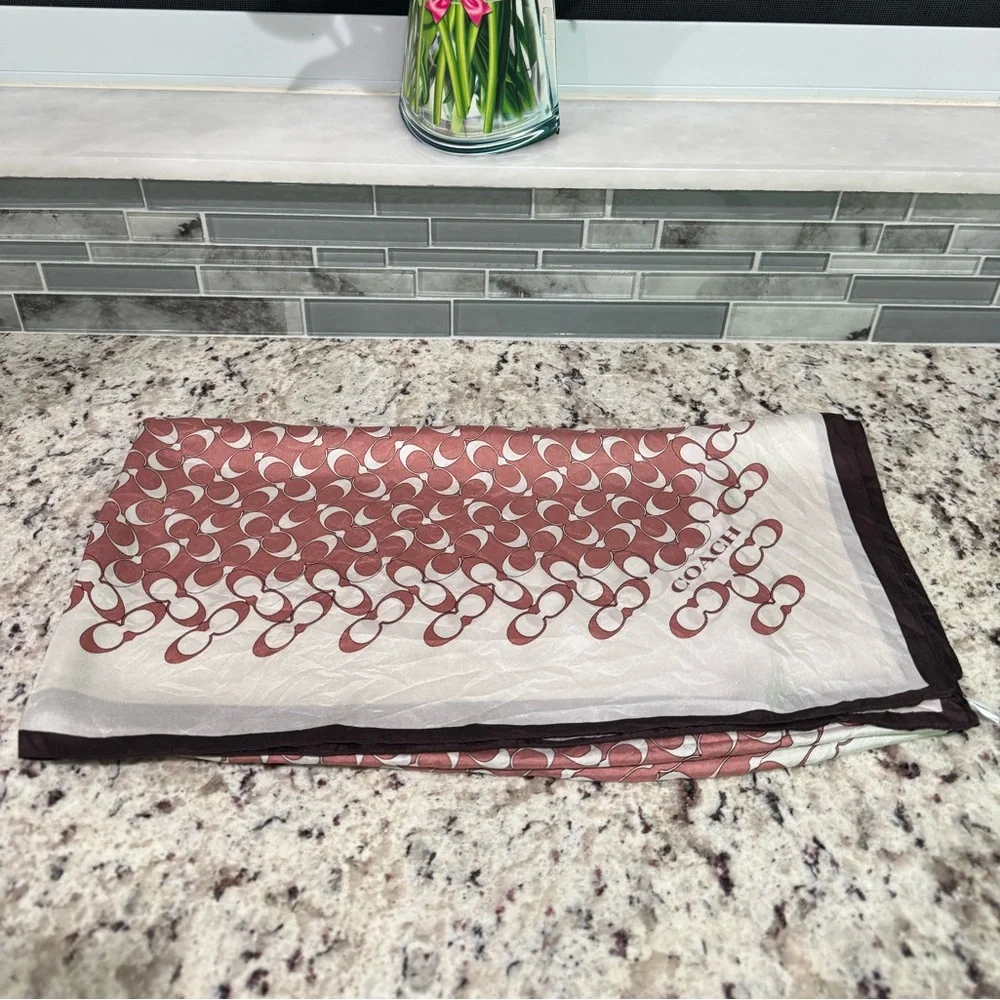 Coach Burgundy and Cream Coach
Silk scarf - Picture 7 of 9
