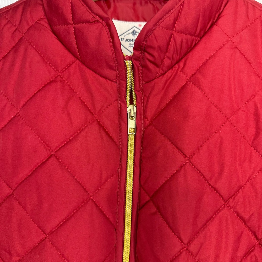 St. John’s Bay red quilted zip up vest size Large - Picture 6 of 11