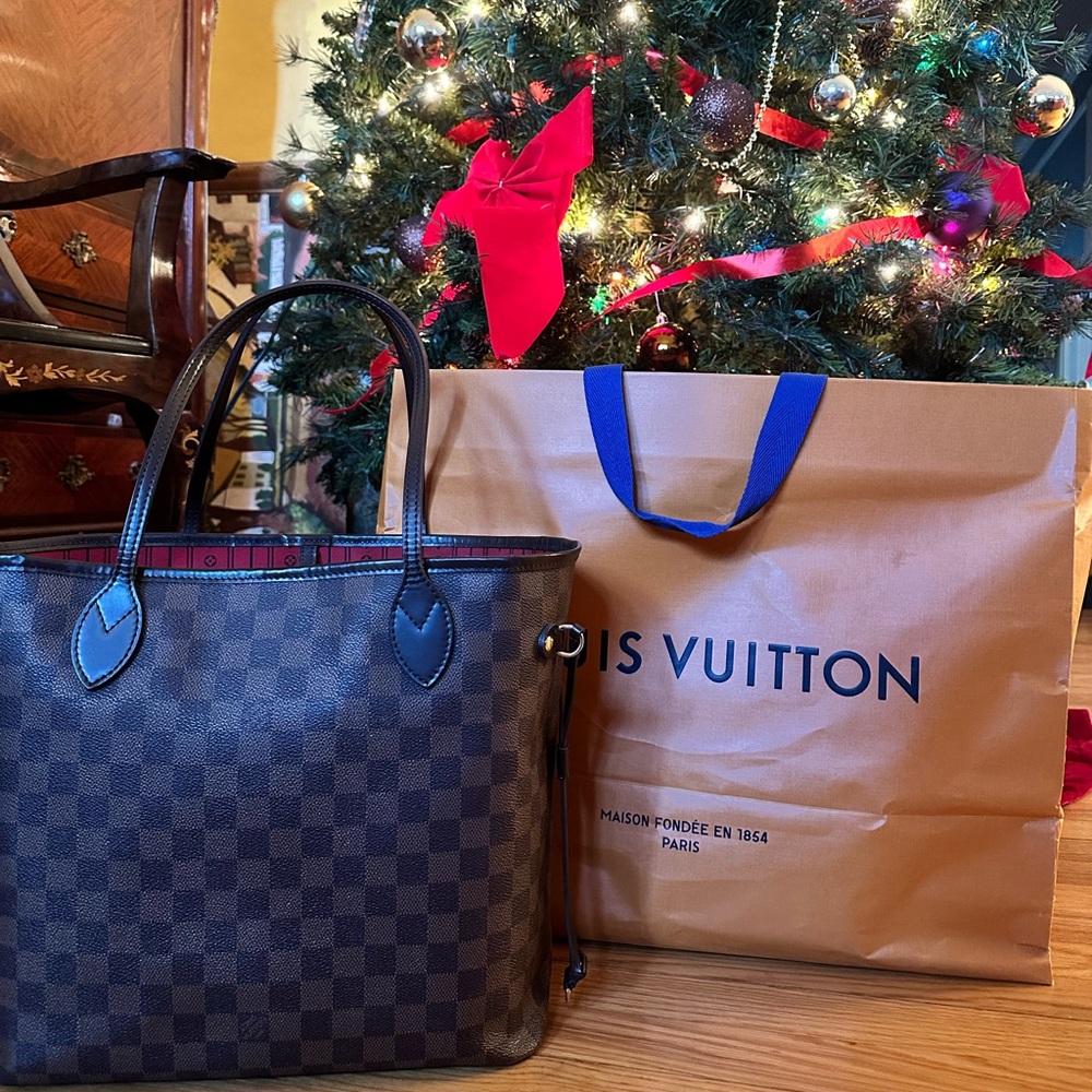Louis Vuitton Neverfull mm cherry lining damier Tote