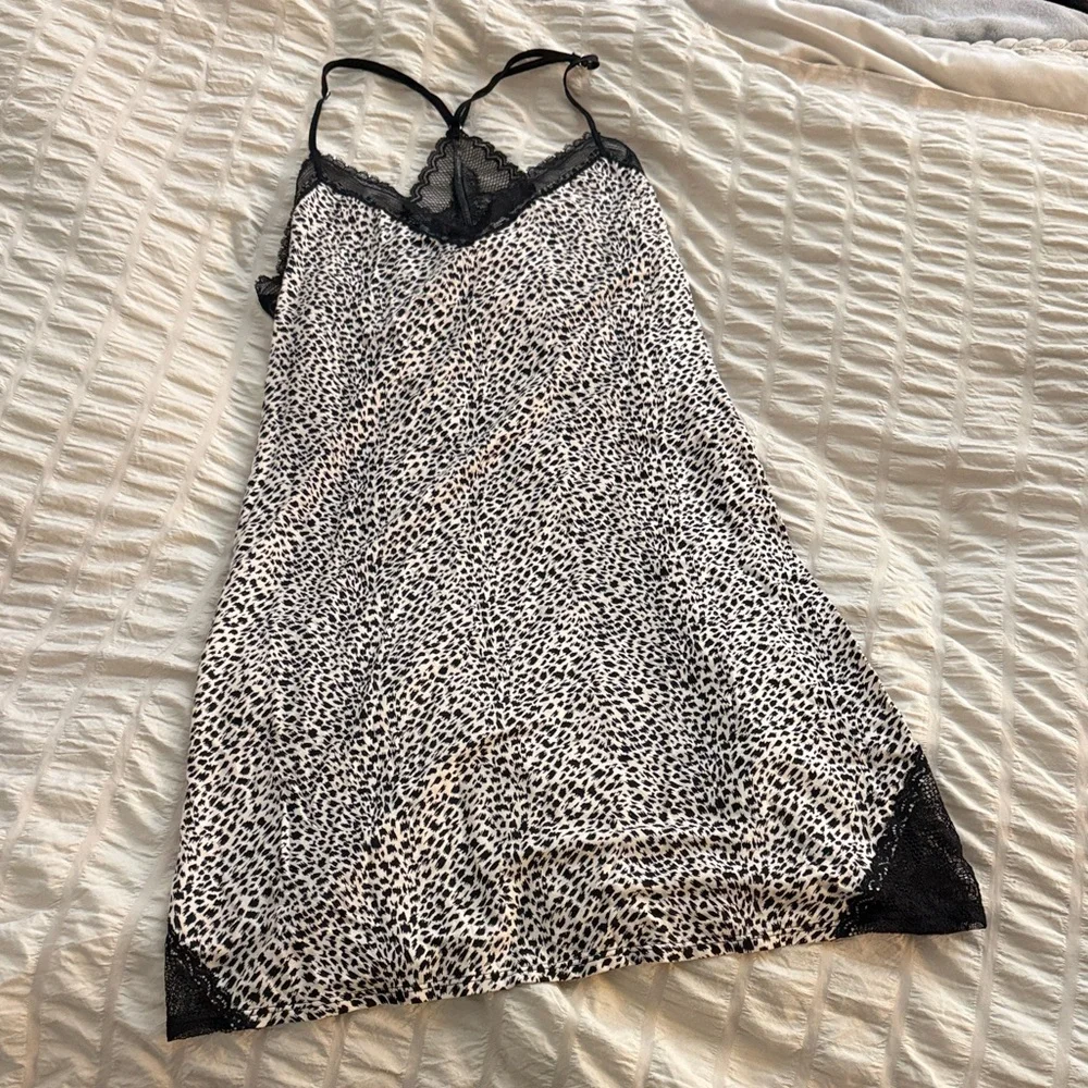 ** Victoria’s Secret ** Modal Leopard lace slip - Medium - NWT - Picture 2 of 10