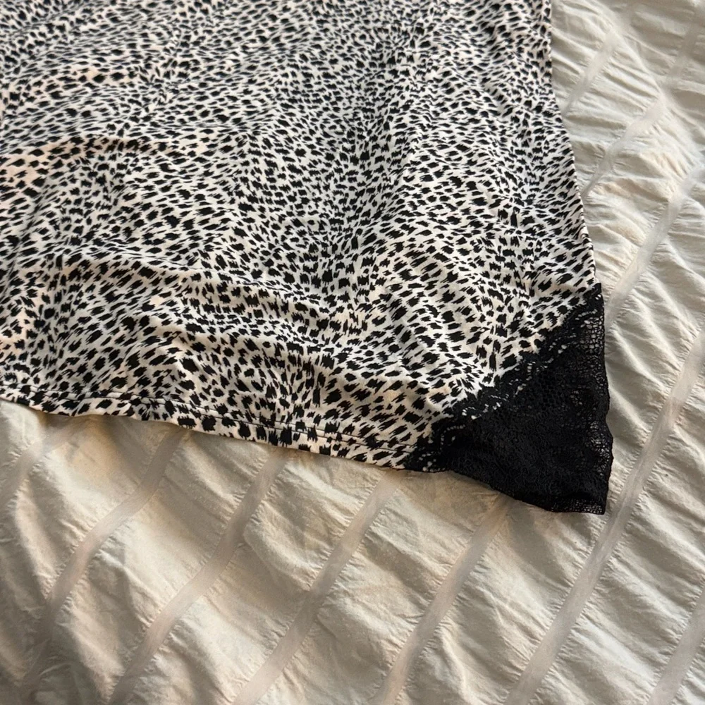 ** Victoria’s Secret ** Modal Leopard lace slip - Medium - NWT - Picture 4 of 10
