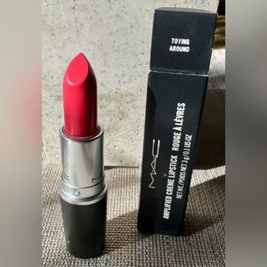 MAC Toying Around - Amplified Creme Lipstick 💄 🌟 RARE🌟 LIMIED EDITION