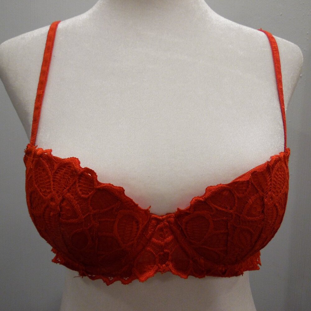 PINK by Victoria's Secret Date Bra Women's Size 32B  Gentle push to enhance