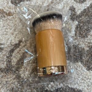 New in package! Tarte Angled Blur Brush