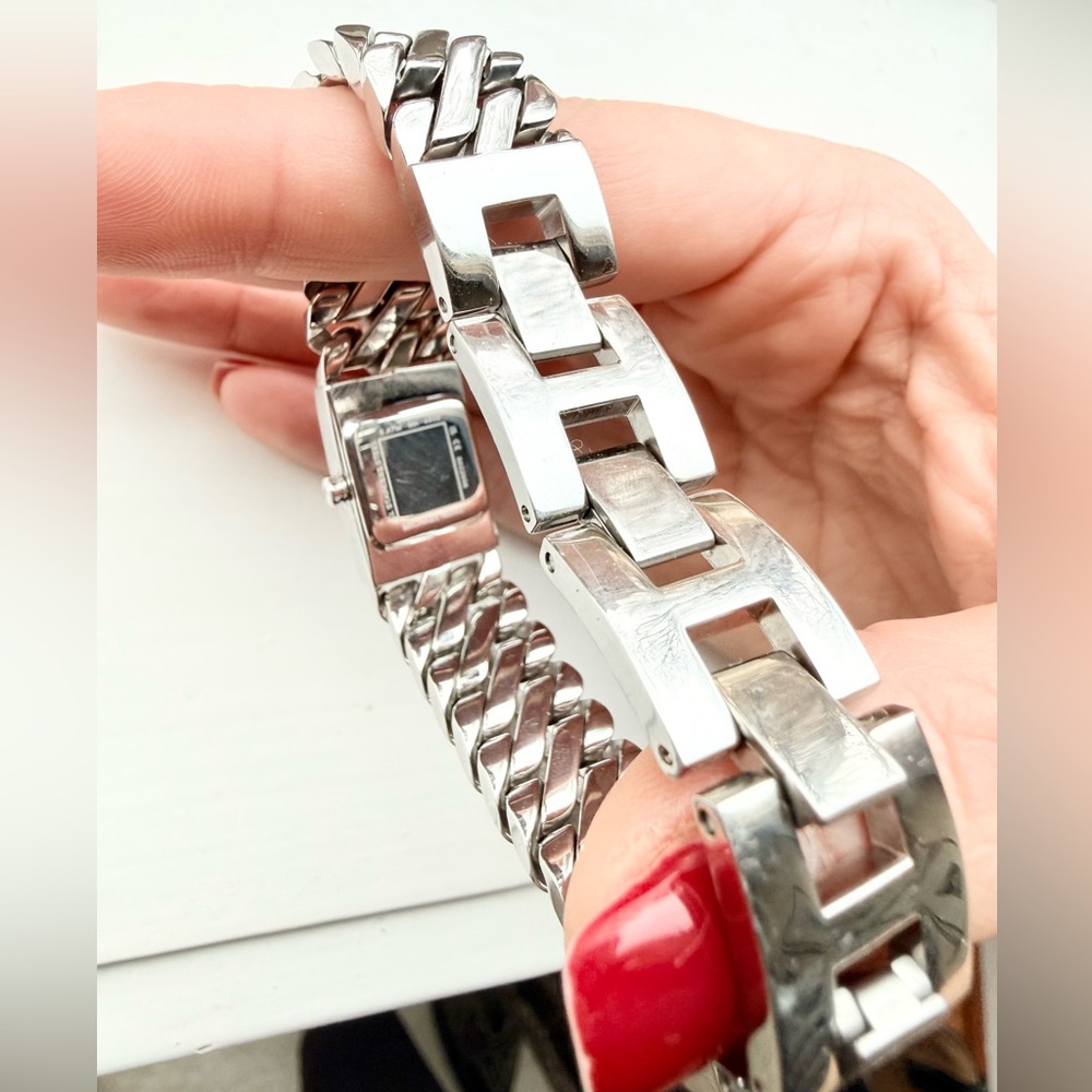 Michael Kors Mini Darrington Silver-Tone Chain-Link Watch - Picture 4 of 6