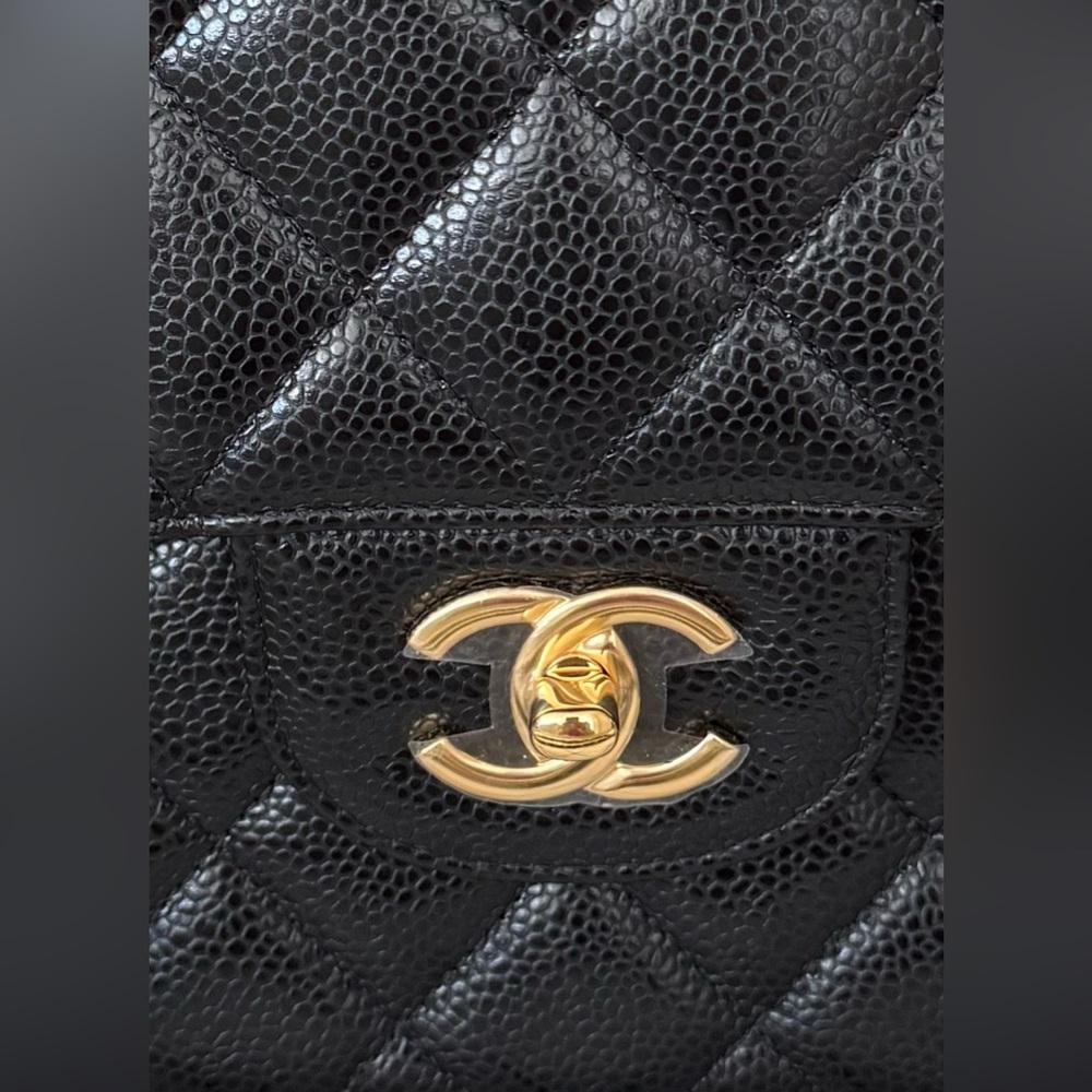 Classic Black and Gold Chanel large double flap bag - Picture 3 of 6
