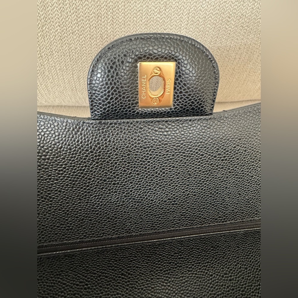 Classic Black and Gold Chanel large double flap bag - Picture 4 of 6