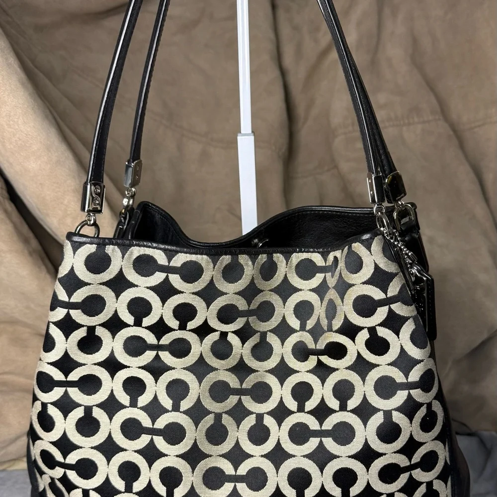 NWT Coach Madison Phoebe op art sateen shoulder bag 26448 - Picture 2 of 9
