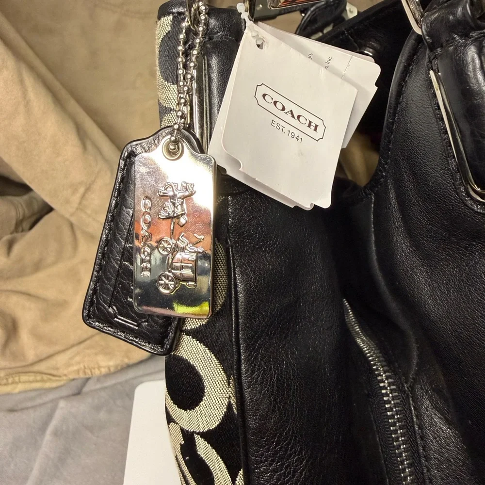 NWT Coach Madison Phoebe op art sateen shoulder bag 26448 - Picture 3 of 9