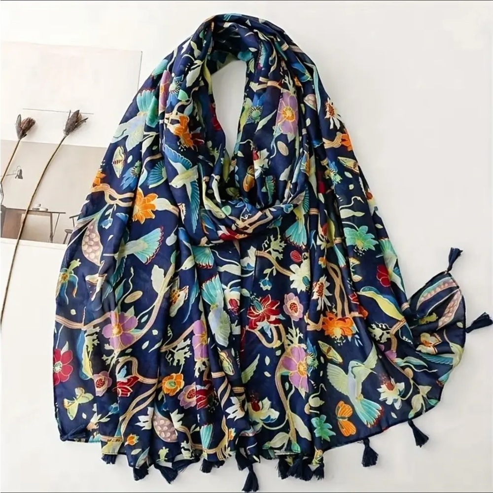 Hummingbird scarf