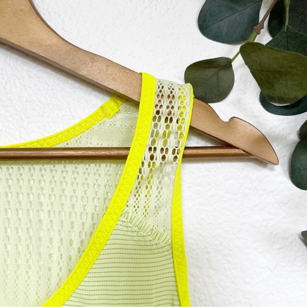 Lululemon Tie & Fly Tank Top in Lime- Neon Yellow- size M - Picture 6 of 10