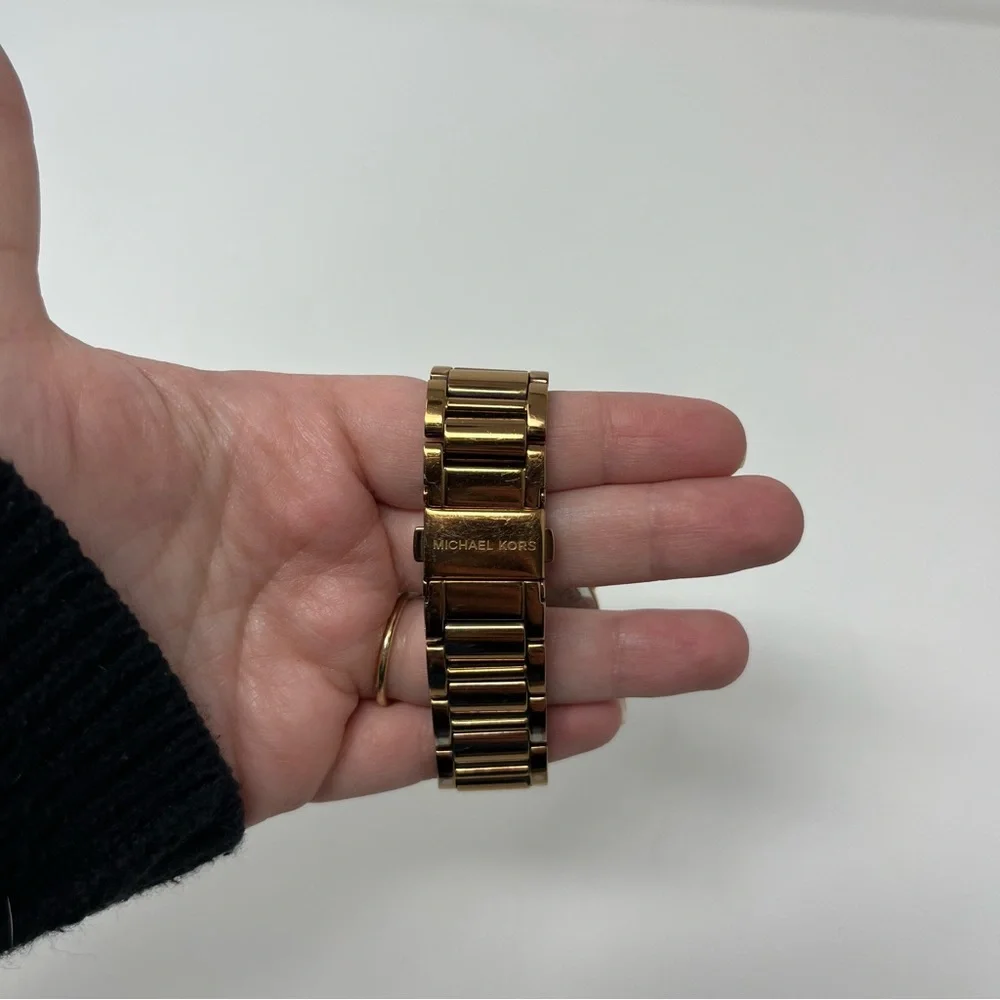 MICHAEL KORS ROSE GOLD CHAIN WATCH - Picture 8 of 10