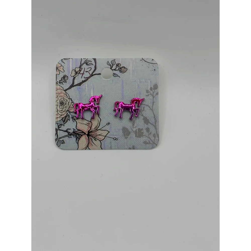 ✨5/$25✨ Unicorn Stud Earrings NWOT - Picture 4 of 4