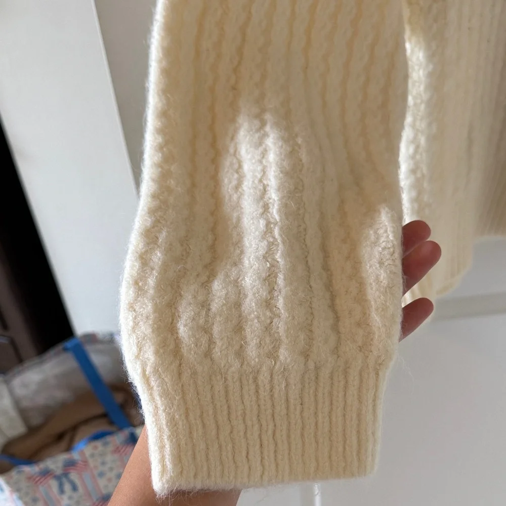 Goodnight Macaroon Textured Cream Sweater - Picture 4 of 5