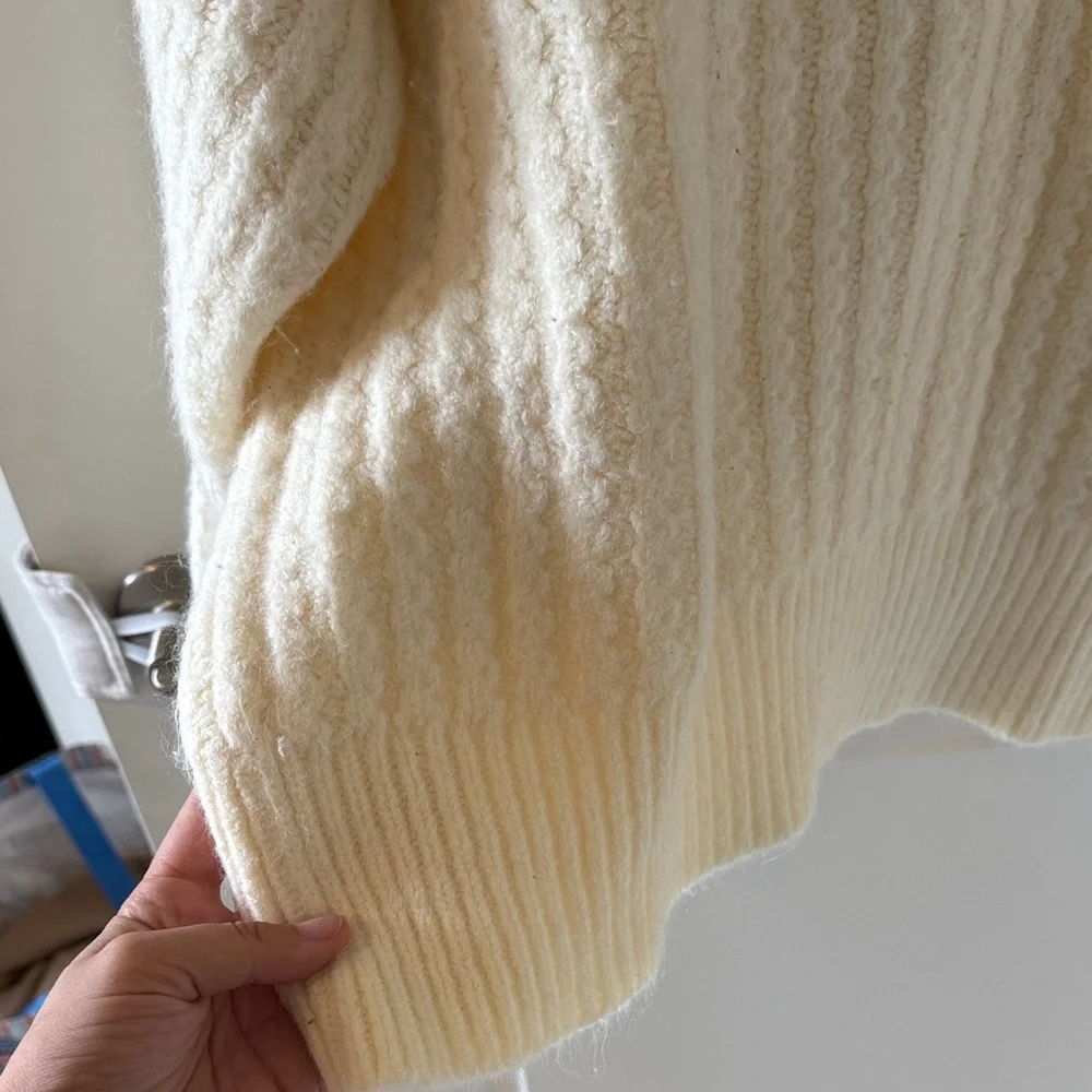 Goodnight Macaroon Textured Cream Sweater - Picture 5 of 5