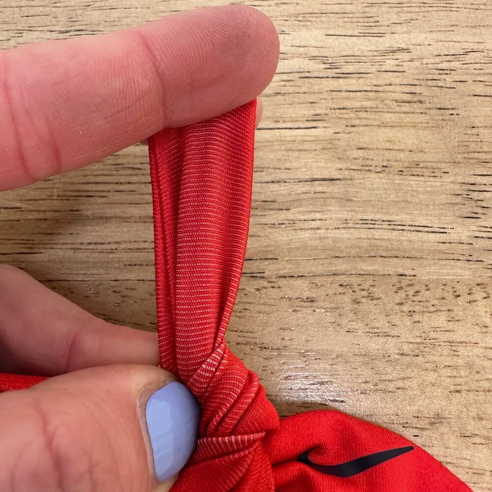 NWT Nike Scrunchie w Bow Red - Picture 4 of 4