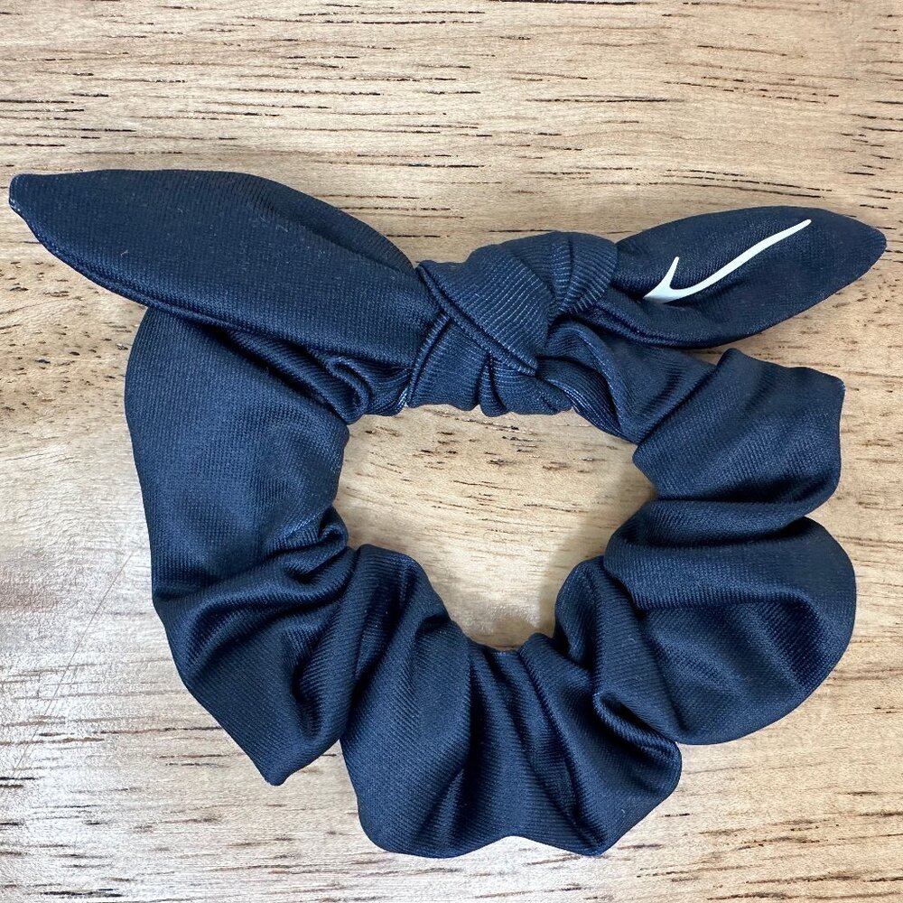 NWOT Nike Scrunchie w Bow Navy